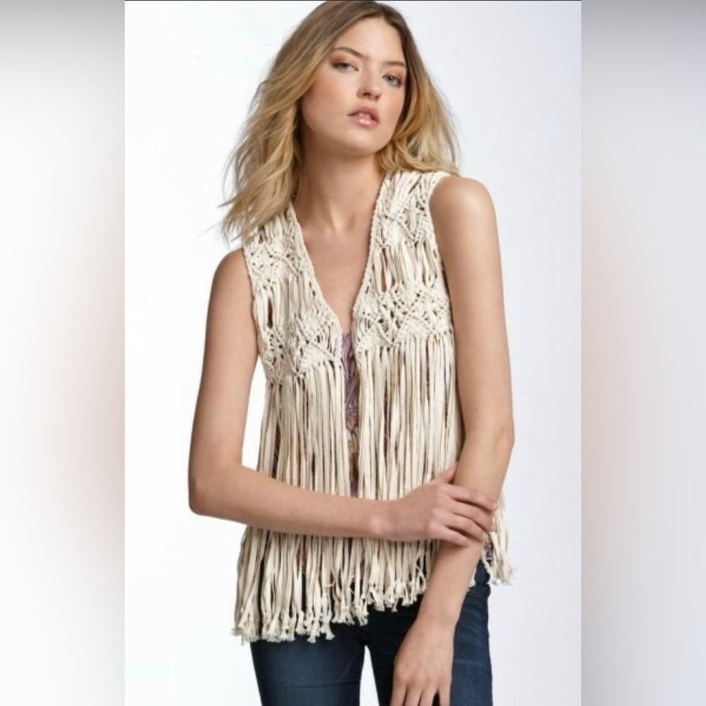 Winter Kate Gypsy Rose Natural Macrame Crochet Boho Fringe Vest — Small